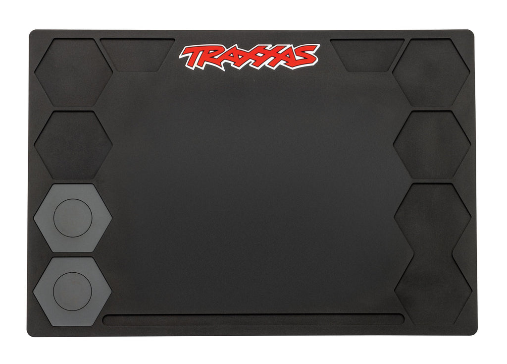 Traxxas 3424 — Traxxas 3424 Small Rubber Pit Mat (13"x19")