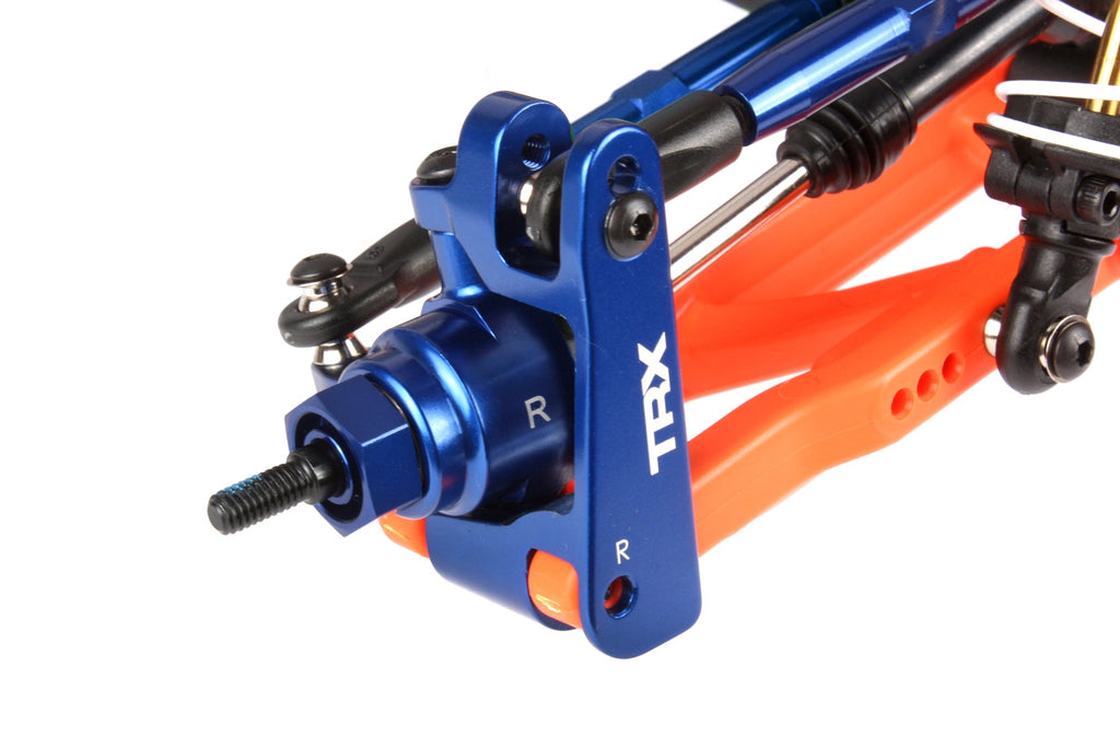 Traxxas 6832X — Traxxas 6832X Blue Aluminum Caster Blocks (L&R)