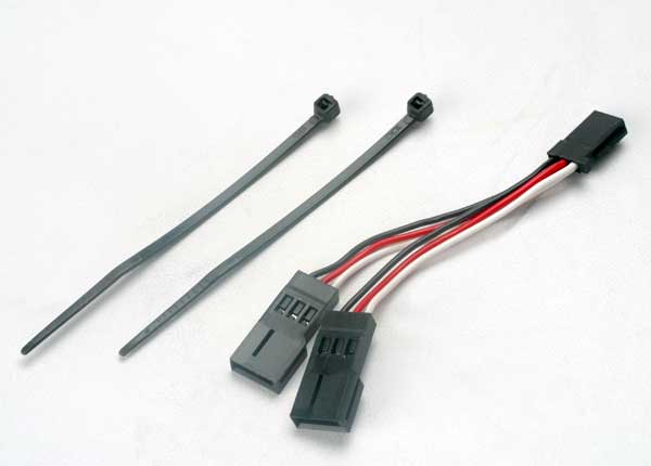 Traxxas 2046 — Traxxas 2046 Dual-Servo Y Adapter