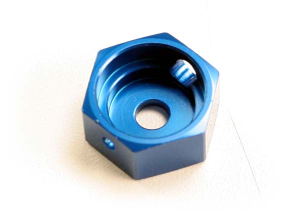 Traxxas 5165 — Traxxas 5165 Blue Aluminum Brake Adapter